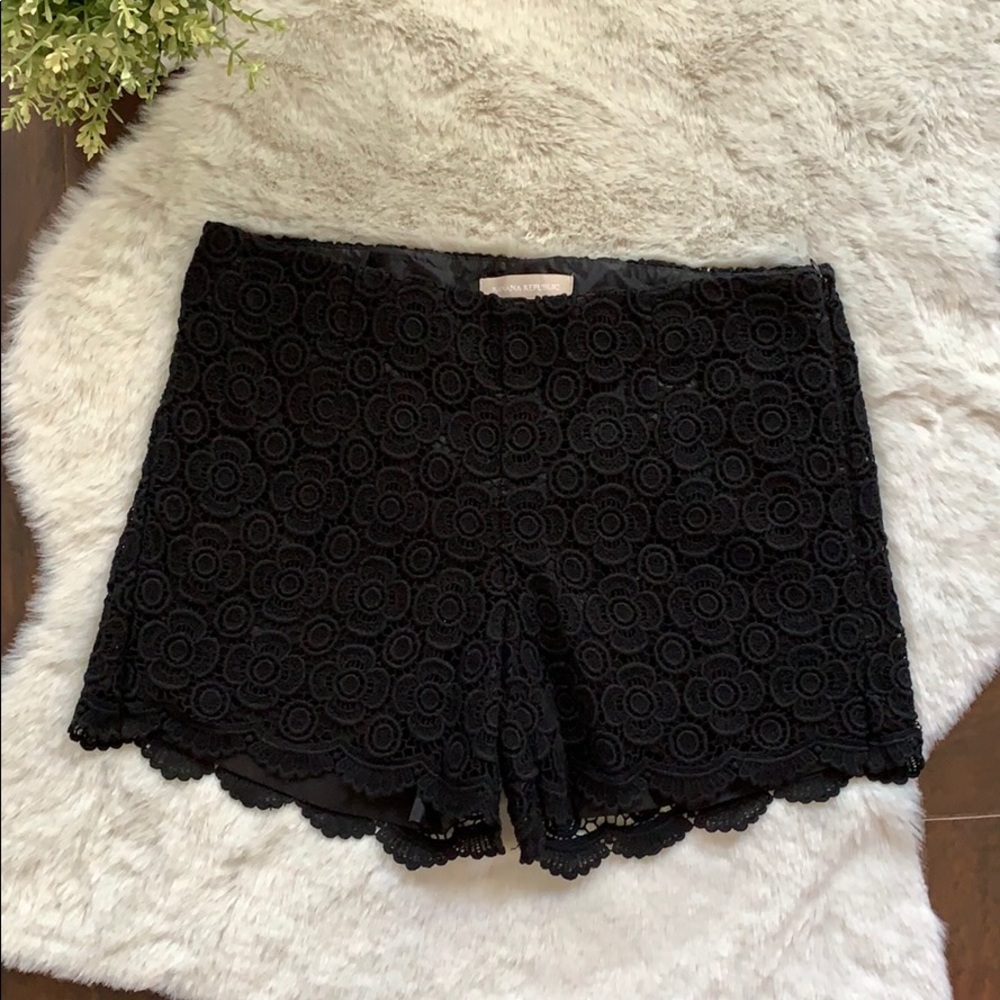 Banana Republic lace black shorts